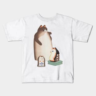 Cute Japanese Cat Family kawaii Kokeshi Kids T-Shirt